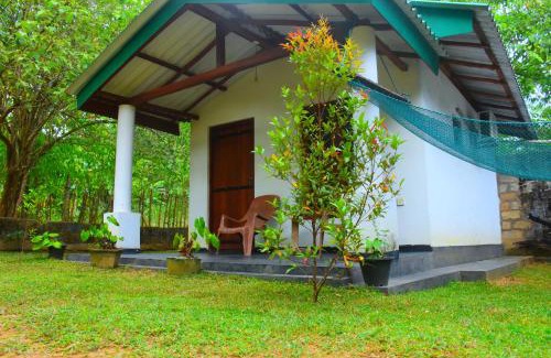 Udawalawa House | Discover River Cottage: Highly Rated with Family Amenities