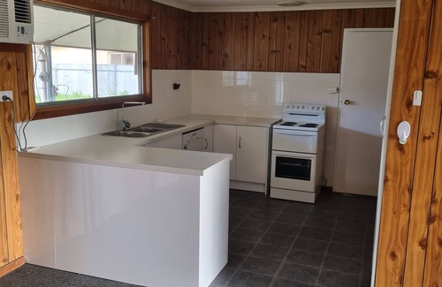 Seymour House | Enjoy river views upon Riverbed Rise