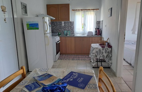 Pylos-Nestoras House | Seaside Escape in Messenia: Guest Rated 9.8, Pet Friendly