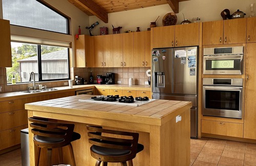 Sea Ranch House | Experience Fall Bliss at Ocean View Dog-Friendly Retreat