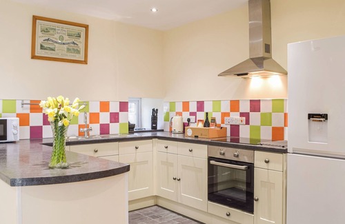 Maenclochog Cottage | Relaxing Hot Tub Retreat with Nearby Scenic Walks