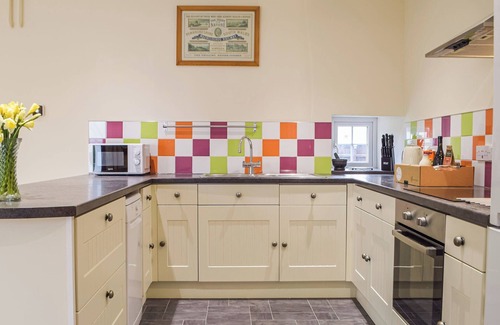 Maenclochog Cottage | Relaxing Hot Tub Retreat with Nearby Scenic Walks