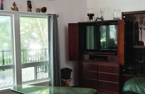 Rosseau Cottage | Enjoy summers on the dock at Sucker Lake Cottage!