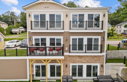 Colchester House | Unwind at 4BR Lake Champlain with Spectacular Sunsets