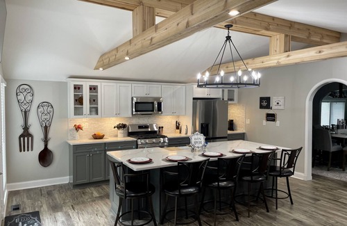 Westfield House | Experience the Ambiance of Poplar Cottage at Grand Park