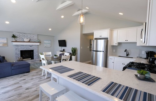 Seabrook House | Beachfront Bliss: Experience Daylight Waves and Twilight Views