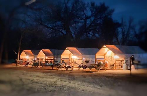 Prairie Lea Cabin | Experience Comfort by the San Marcos River with Pool & Spa