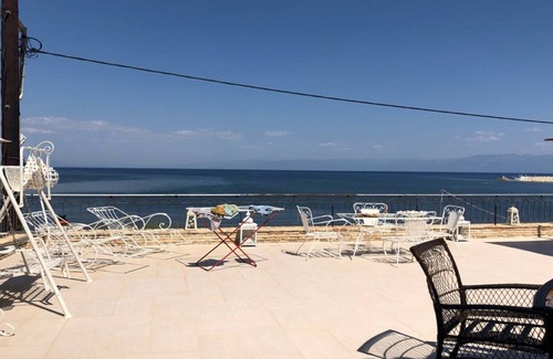 Koroni House | Experience the Beauty of Koroni with a Cozy Kitchen Retreat
