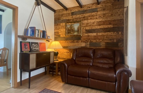 Dunfermline House | Experience the City Pulse, Return to Your Serene Retreat