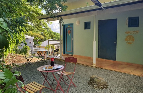 Tartane Apartment | Beachfront Oasis with Pool and Ocean View for Families