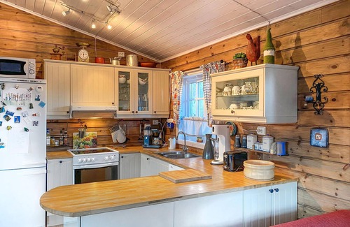 Sykkylven House | Discover a Cozy Cottage Near Scenic Hiking Trails