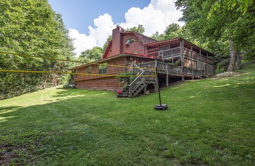 Maggie Valley Cabin | Relaxing Creekside Retreat with Spa and Family Cabins