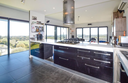 Chiatra House | Soak in Breathtaking Views at a Modern Corsica Retreat