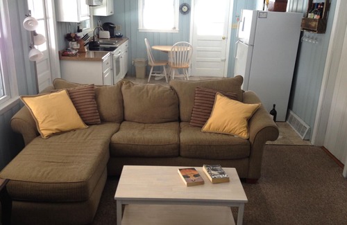 Holland House | Experience Lakefront Fun Near Local Attractions - Rated 9.8!