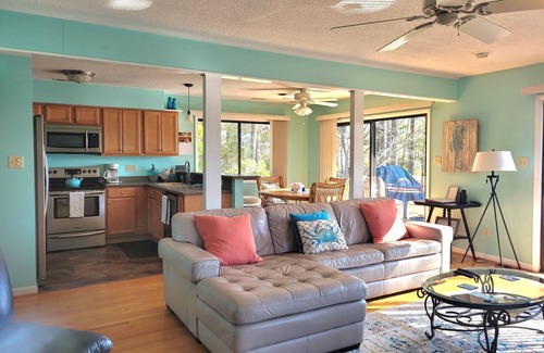 Oriental House | Experience Gorgeous Creek Views at Tranquil Waters Cottage