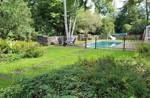 New Berlin Villa | Discover The Hidden Gem Villa: Colorful Spring Awaits!