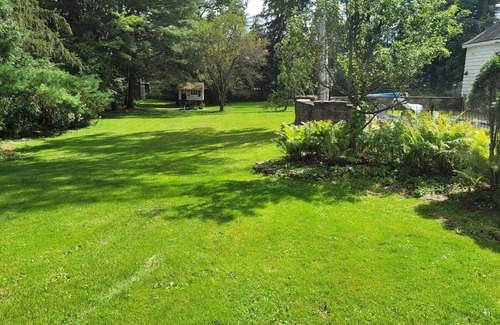 New Berlin Villa | Discover The Hidden Gem Villa: Colorful Spring Awaits!