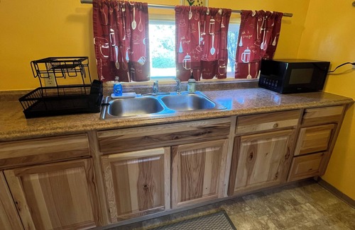 Josephine County House | Enjoy the Hobbit House! nCharming 2-bedroom 1-bathroom house in Kerby, Oregon