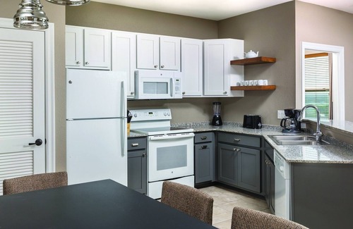 Marble Falls Resort | Experience Lakeside Bliss with Top Amenities and 10/10 Rating