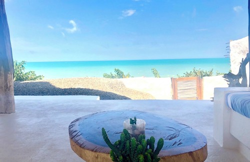 Costa Caribe Cabin | Relax by the Ocean at Our Full-Service Beach Retreat