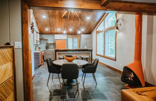 Helmsburg House | Relax in Peaceful Nashville, Indiana - Guest Rated 10/10