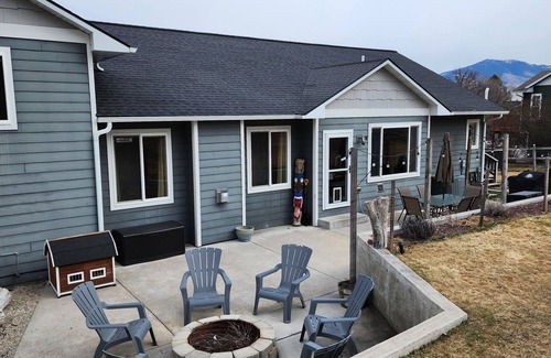Missoula House | Relax in Lolo's Peaceful Atmosphere - Pet & Child Friendly!