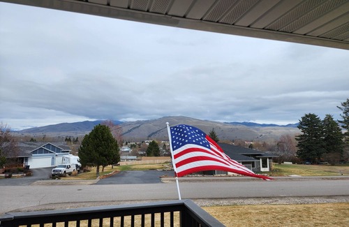 Missoula House | Relax in Lolo's Peaceful Atmosphere - Pet & Child Friendly!