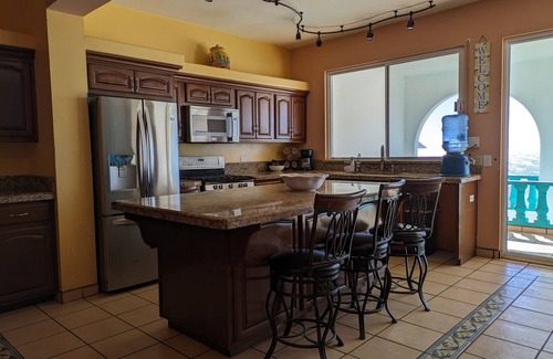 Bahia Kino House | Experience a Beach Getaway at Villa Crosby with Spa and Pets