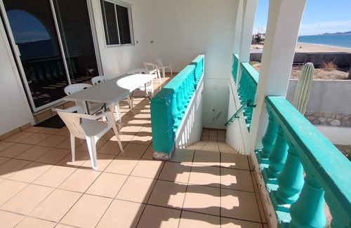 Bahia Kino House | Experience a Beach Getaway at Villa Crosby with Spa and Pets