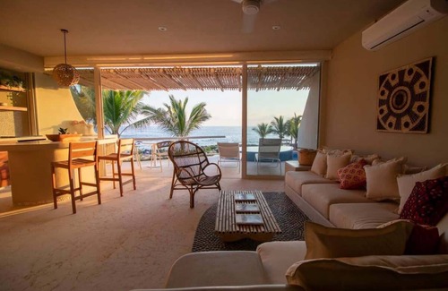 Troncones Villa | Unwind with Spa Access and Breathtaking Sunset Views