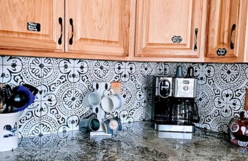 Lemhi County Cabin | Enjoy the serenity of the Pahsimeroi in a Charming 3-bed 2-bath cabin. WiFi, AC