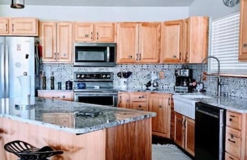 Lemhi County Cabin | Enjoy the serenity of the Pahsimeroi in a Charming 3-bed 2-bath cabin. WiFi, AC