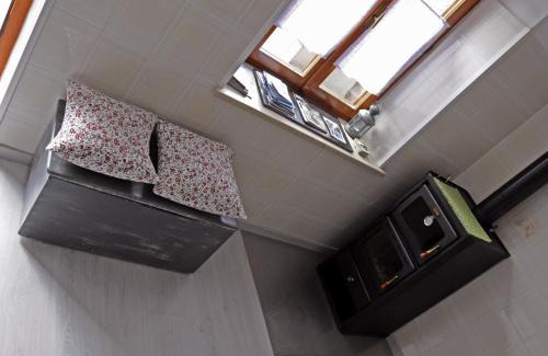 Ranzo Apartment | Serene Retreat: Enjoy the Silence with Family-Friendly Amenities