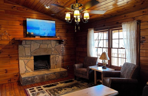 Dandridge House | Experience Douglas Lake: Family-Friendly Getaway Near Smokies
