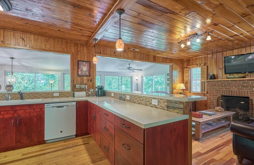 Sunset Cove Cottage | Wake Up to Lake Lure Sunrises in a Tranquil Setting