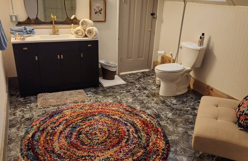 Lansing House | Relax in a Victorian Top Floor Suite with Spa and Hot Tub
