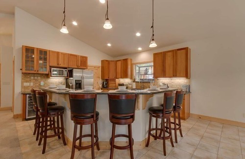 Tahoe Island House | Relax in a Tree-Lined Yard with Deck and Hot Tub Retreat