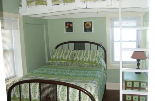 Mitiwanga Other | Lakefront Retreat: Relax with Pool & Breakfast in Private Park
