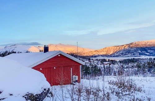 Steigen House | Scenic Vacation Home with Mountain Views and Pet-Friendly Perks