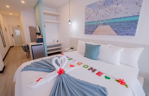 San Pedro Hotel | Relax in a Two Bedroom Suite with Oceanfront Views