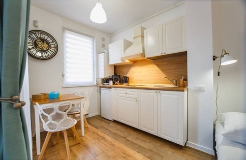 Oradea Apartment | Explore Central Oradea: Family-Friendly & Accessible Stay
