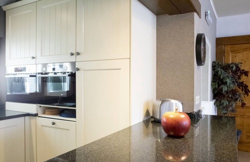 Oudenaarde Bed & Breakfast | Unforgettable Stay at Enjoy Today: Rated 10/10 with Pool