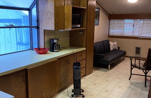 Weiser Cottage | Cozy Retreat at Grandma's House by the Weiser River Trail