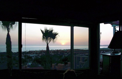 San Clemente Apartment | Last Minute Getaway at Artists Penthouse San Clemente!