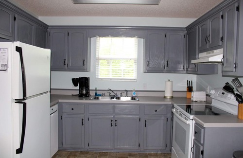 Sloans Valley House | Perfect Getaway: Pet Friendly with Hot Tub Near Lake Cumberland