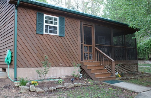 Sloans Valley House | Perfect Getaway: Pet Friendly with Hot Tub Near Lake Cumberland