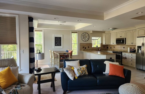 Pinehurst Condo | Enjoy your stay overlooking Hole 6 on Pinehurst National #9.