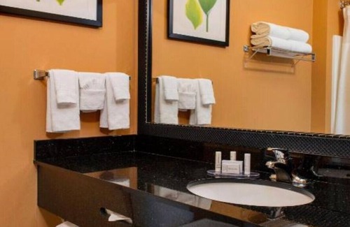 Sebastopol House | Experience Comfort at Suites Santa Rosa Sebastopol