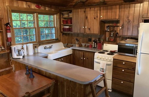 Drummond Cabin | Discover Secluded Bliss at Howard Island - Guest Rated 9.8
