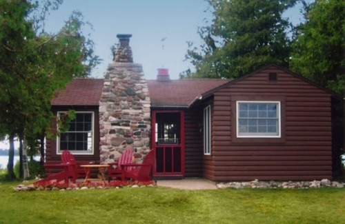 Drummond Cabin | Discover Secluded Bliss at Howard Island - Guest Rated 9.8